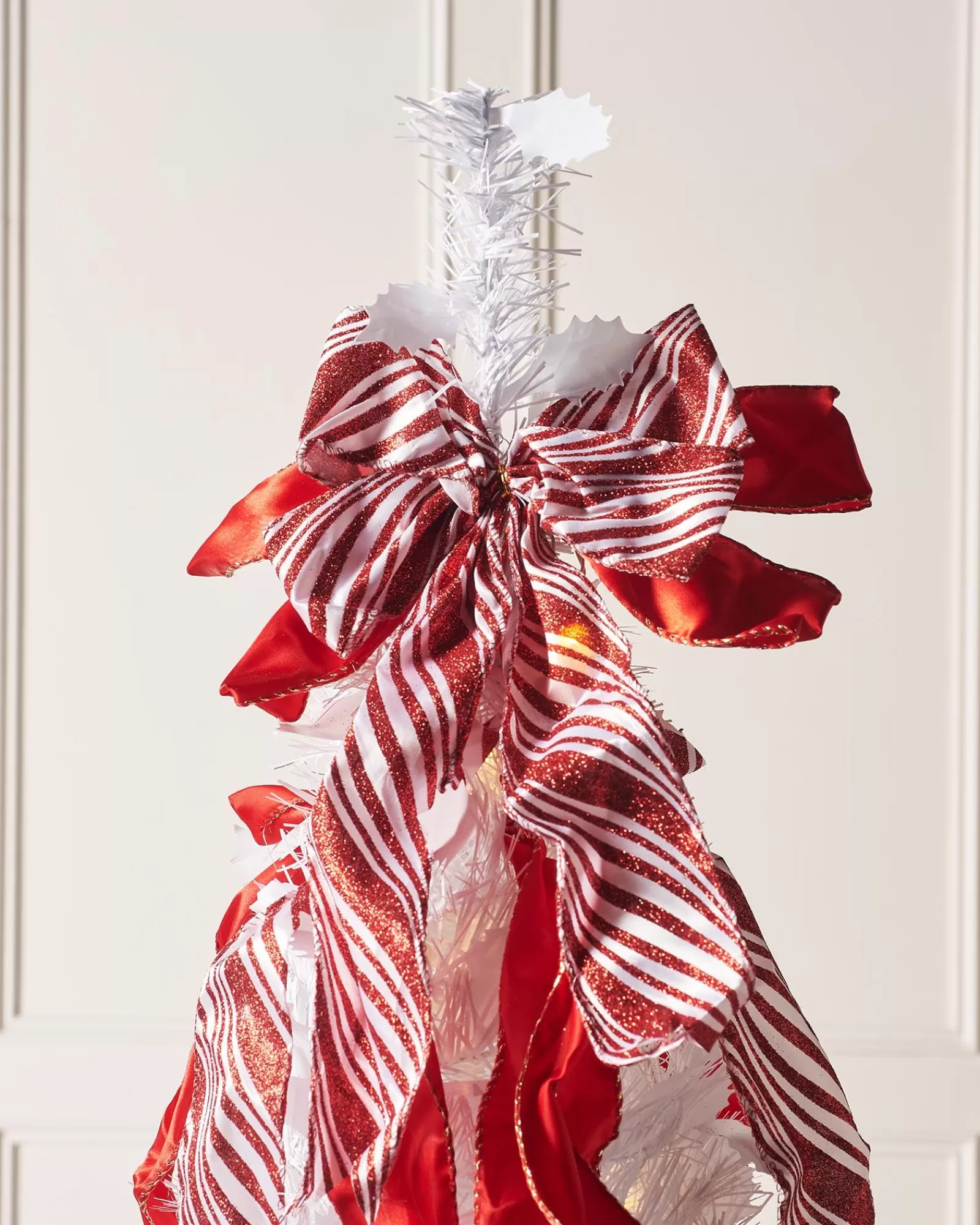 WeRChristmas Budget Christmas Trees | Pre Lit Christmas Trees^Pre-Lit Pop-Up Decorated Christmas Tree, Red/White, 6 Ft