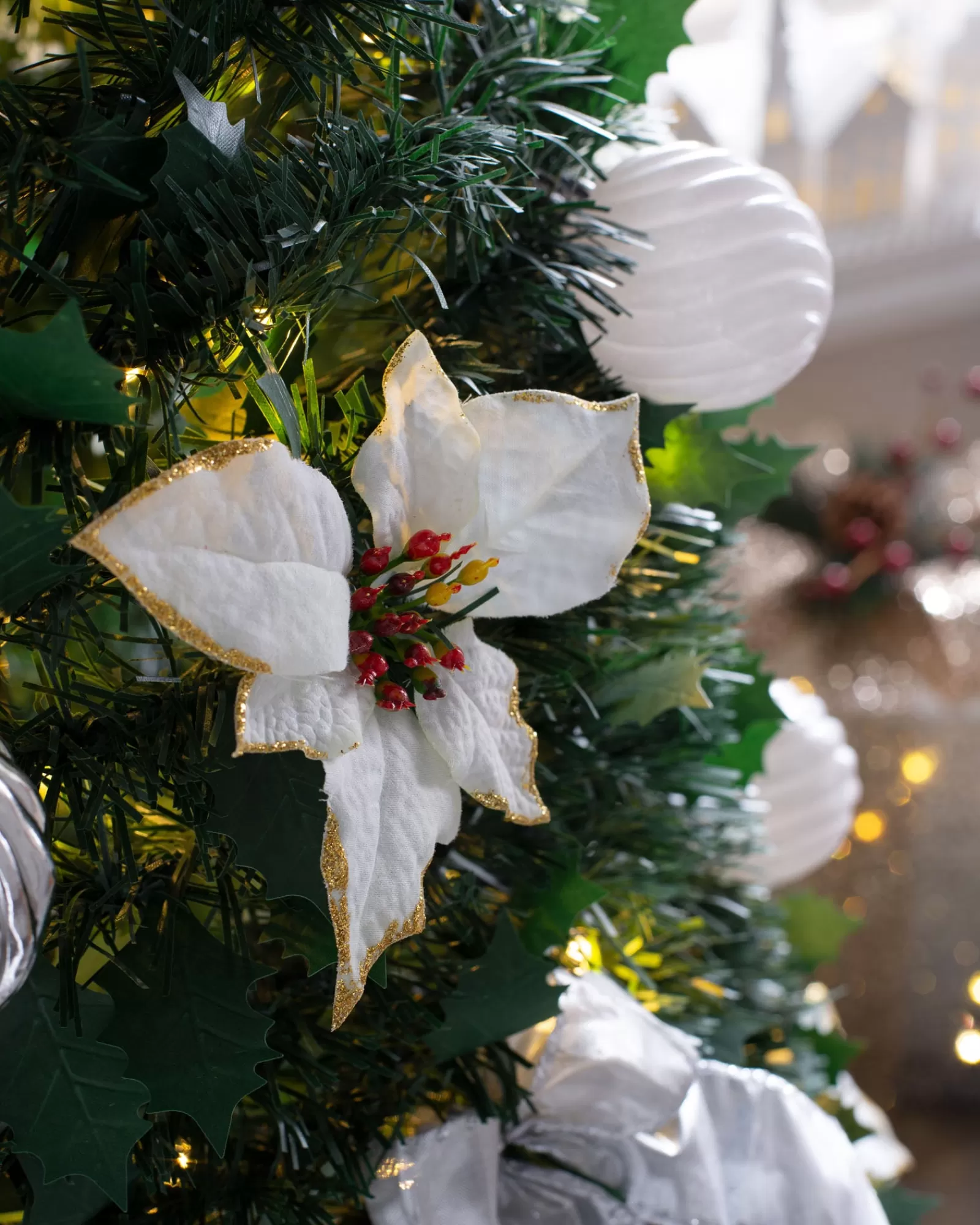 WeRChristmas Budget Christmas Trees | Pre Lit Christmas Trees^Pre-Lit Pop-Up Decorated Christmas Tree, White, 6 Ft