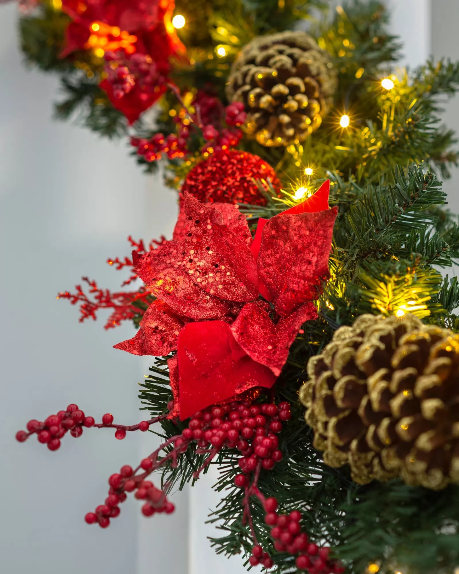 WeRChristmas Decorated Garlands | Pre Lit Garlands^Pre-Lit Red Decorated Extra Thick Garland, 9 Ft