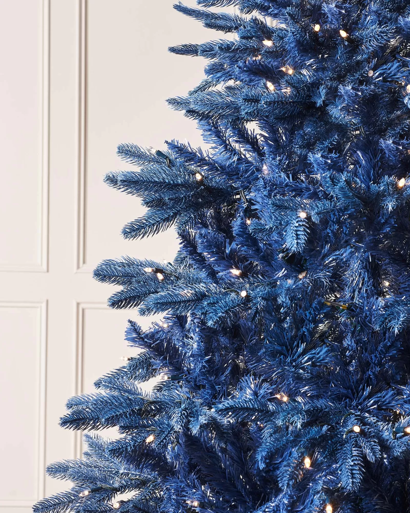 WeRChristmas Budget Christmas Trees | Pre Lit Christmas Trees^Pre-Lit Sapphire Blue Christmas Tree, 5 Ft