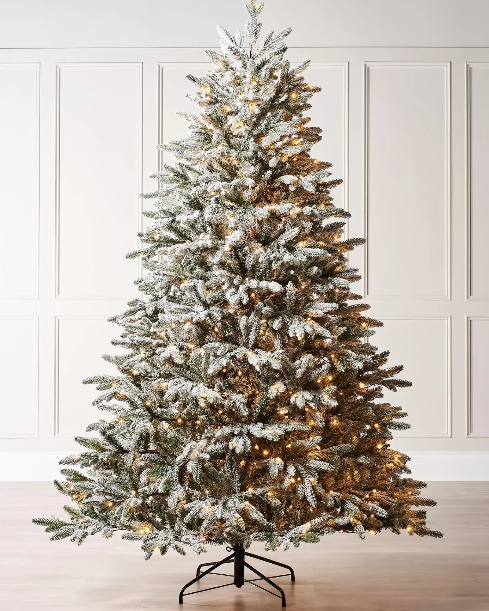 WeRChristmas Snow Flocked Christmas Trees | Pre Lit Christmas Trees^Pre-Lit Snow Flocked Christmas Tree, 6.5 Ft