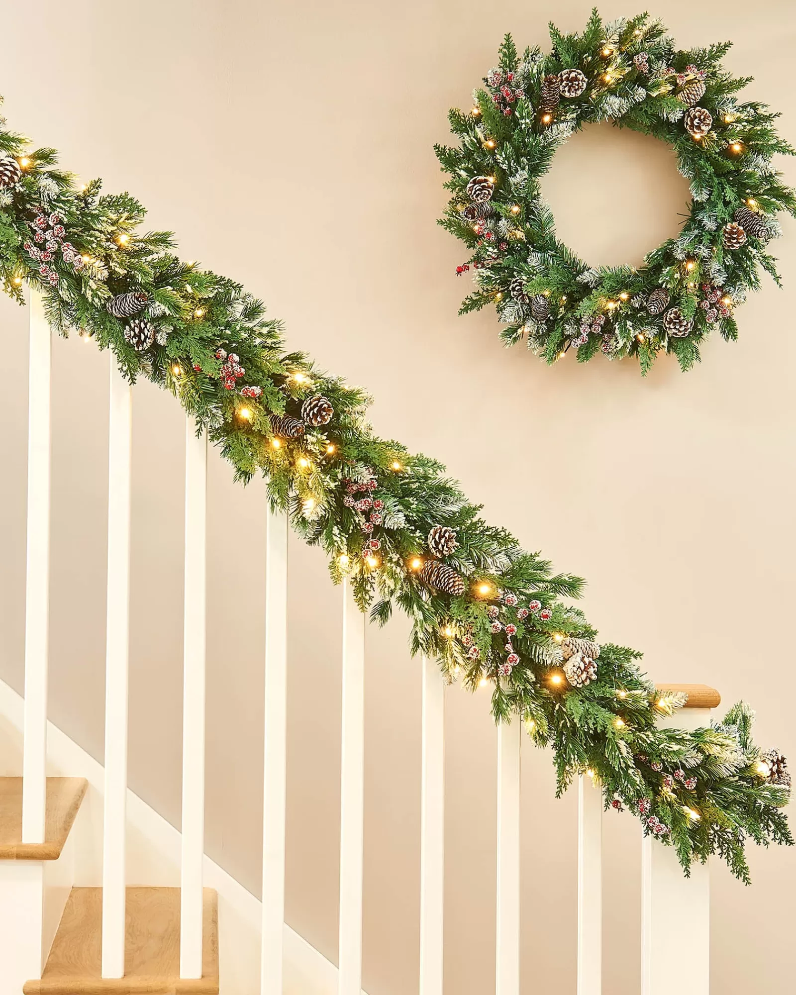 WeRChristmas Snow Flocked Garlands | Decorated Garlands^Pre-Lit Snow Flocked Mixed Tip Garland, 9 Ft