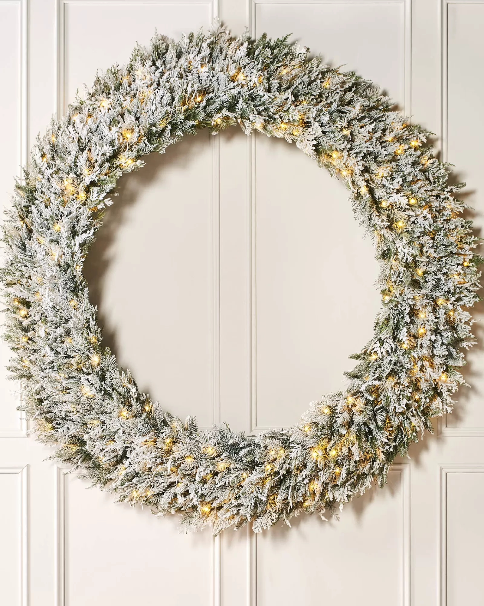 WeRChristmas Extra Large Wreaths | Decorated Wreaths^Pre-Lit Snow Flocked Natural Fir Majestic Wreath, 1.5 M