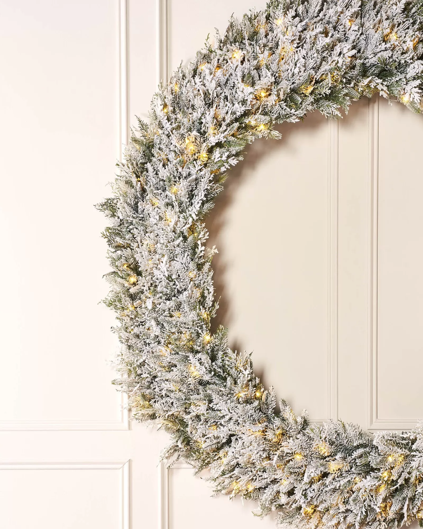 WeRChristmas Extra Large Wreaths | Decorated Wreaths^Pre-Lit Snow Flocked Natural Fir Majestic Wreath, 1.5 M