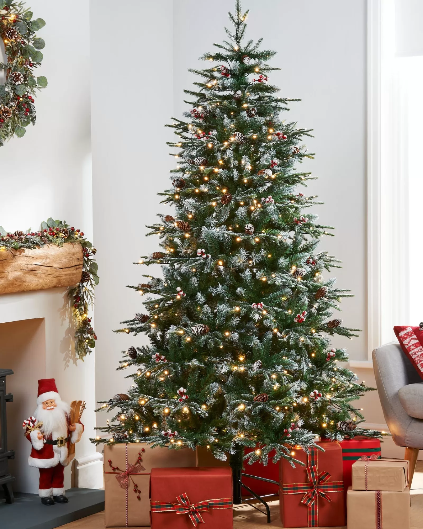 WeRChristmas Snow Flocked Christmas Trees | Pre Lit Christmas Trees^Pre-Lit Snow Flocked Norwegian Spruce Christmas Tree, 6 Ft