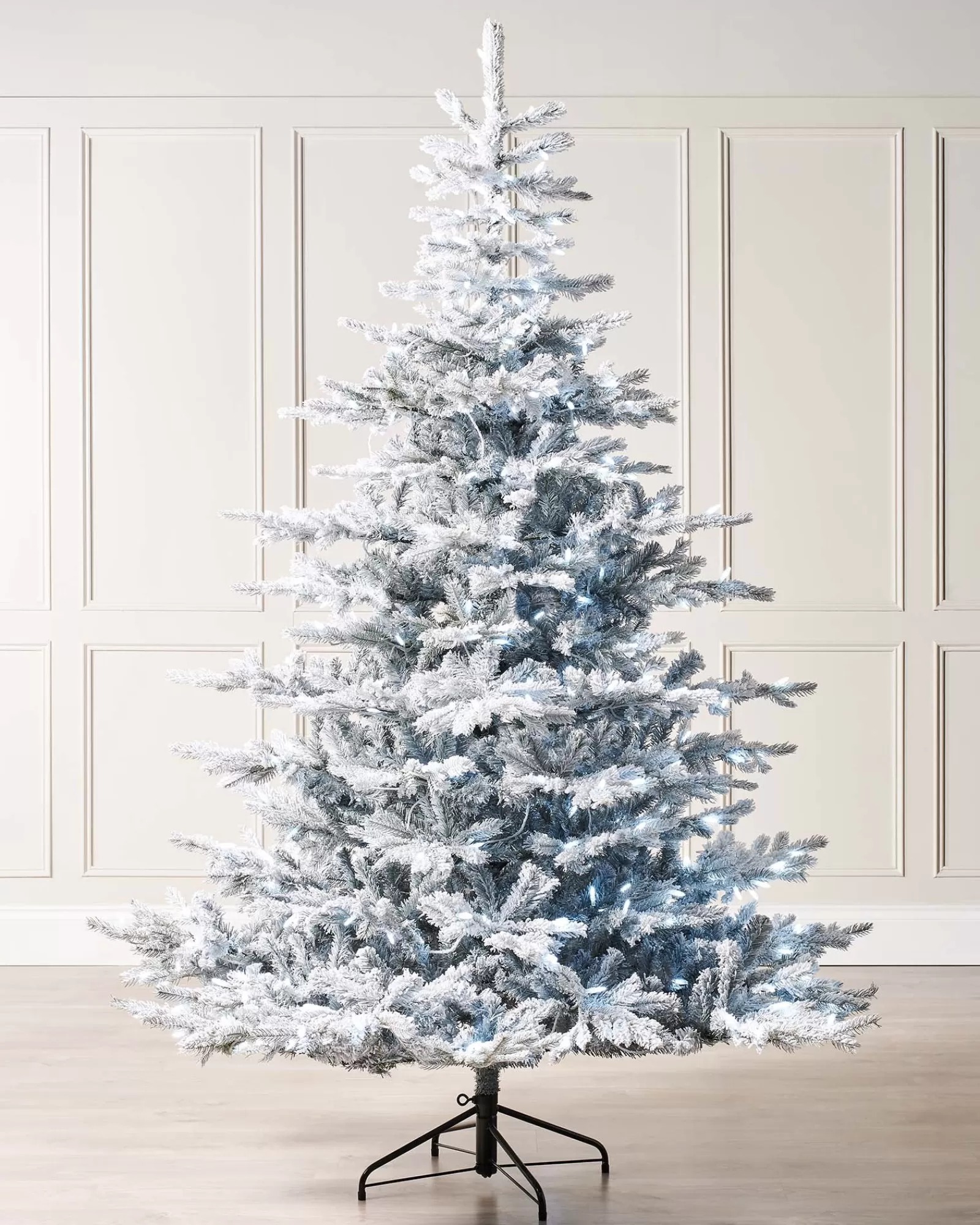 WeRChristmas Snow Flocked Christmas Trees | Pre Lit Christmas Trees^Pre-Lit Snow Flocked Spruce Christmas Tree, 6 Ft