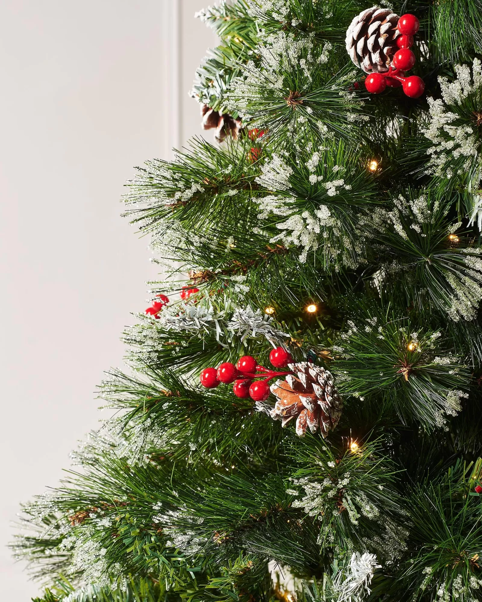 WeRChristmas Snow Flocked Christmas Trees | Pre Lit Christmas Trees^Pre-Lit Victorian Frosted Berries & Pinecones Christmas Tree, 5 Ft
