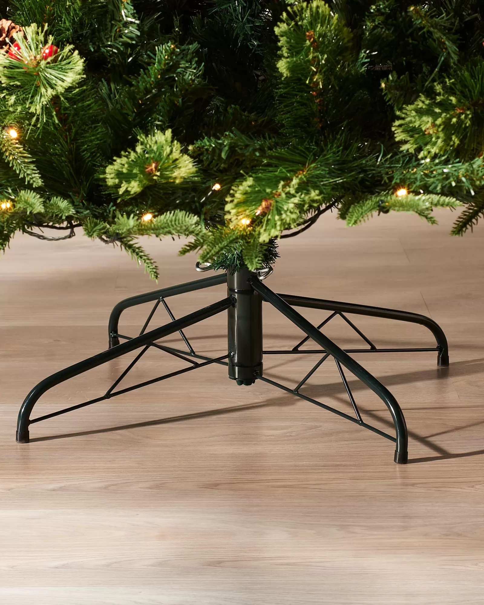 WeRChristmas Budget Christmas Trees | Pre Lit Christmas Trees^Pre-Lit Victorian Mixed Tip Berries & Pinecones Christmas Tree, 5 Ft