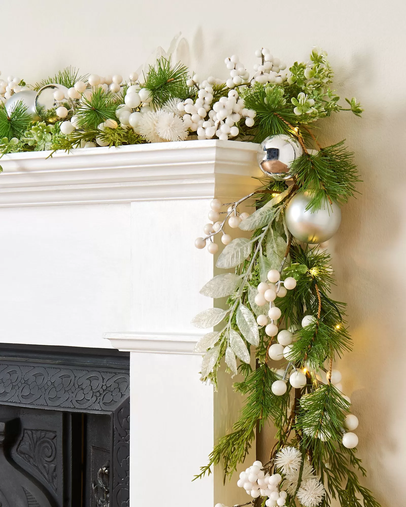 WeRChristmas Decorated Garlands | Pre Lit Garlands^Pre-Lit White Berry Mixed Tip Garland, 9 Ft