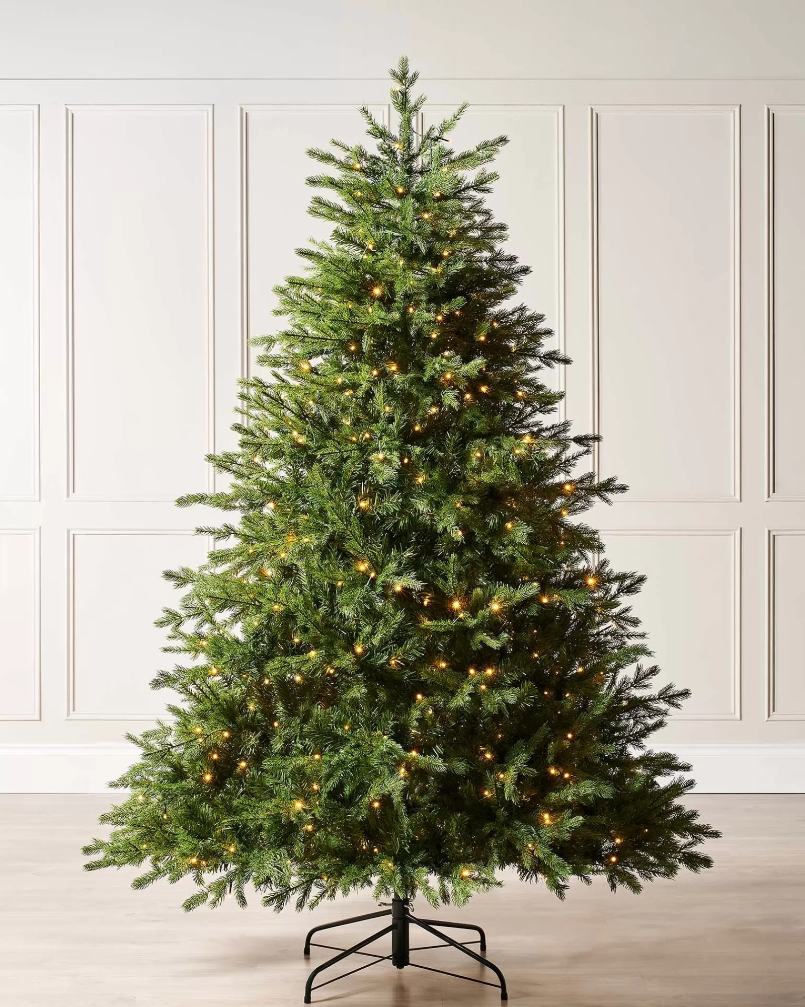 WeRChristmas Premium Christmas Trees | Pre Lit Christmas Trees^Pre-Lit Windsor Fir Christmas Tree, Dual Warm White, 6 Ft