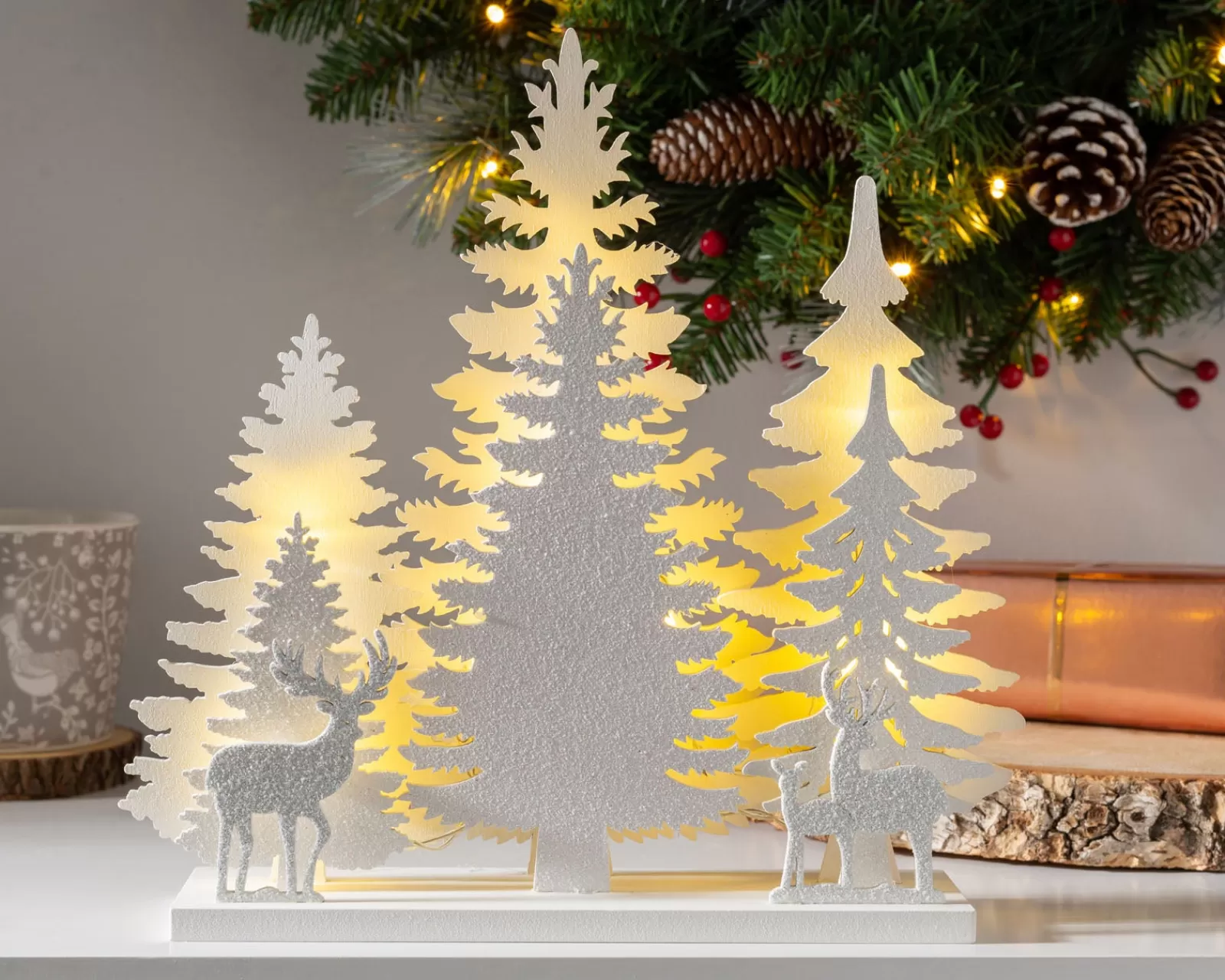 WeRChristmas Table Decorations^Pre-Lit Winter Scene, 26 Cm