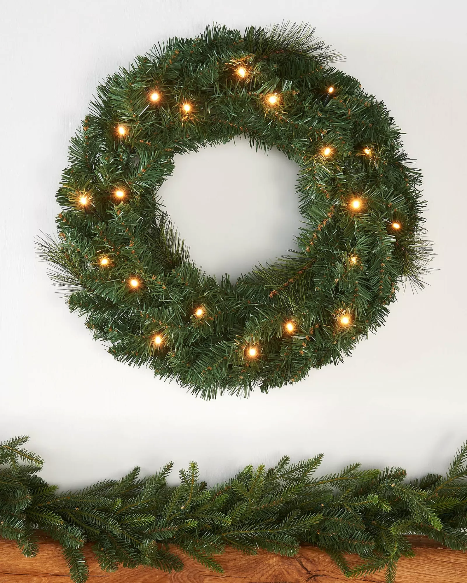 WeRChristmas Plain Wreaths | Pre Lit Wreaths^Pre-Lit Wreath, 60 Cm