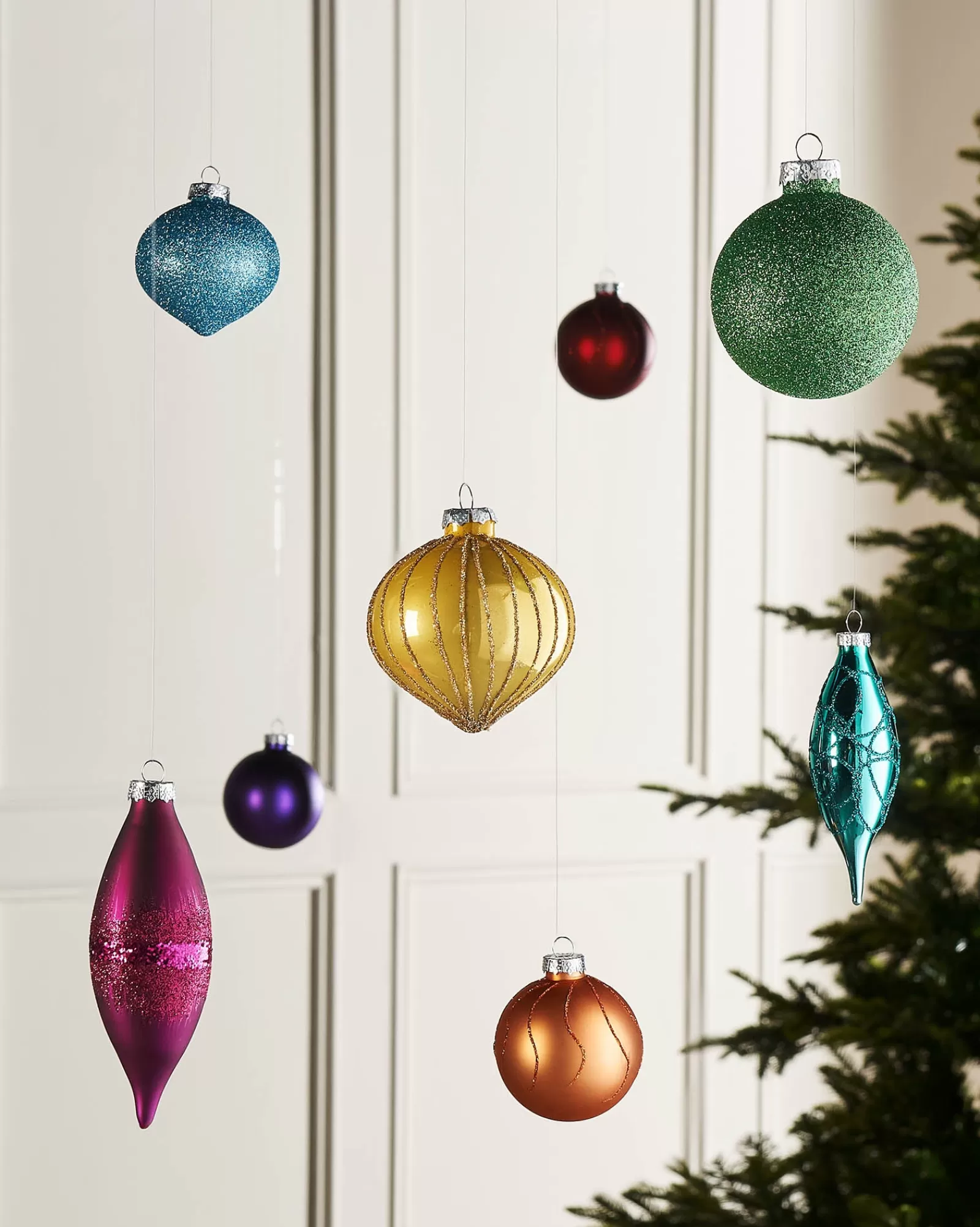 WeRChristmas Glass Baubles^Rainbow Glass Baubles, 20 Pack