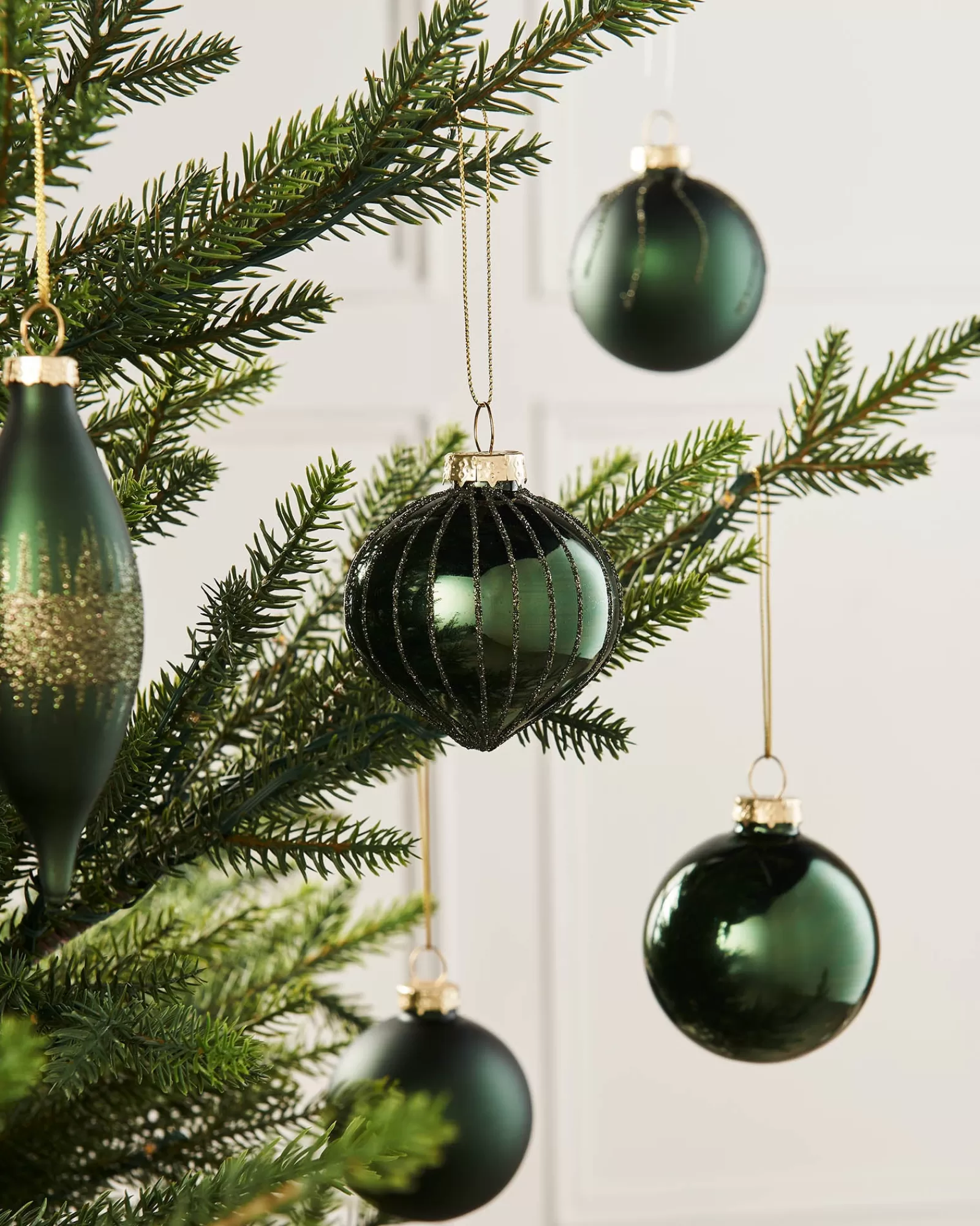 WeRChristmas Glass Baubles^Sage Green Glass Baubles, 20 Pack