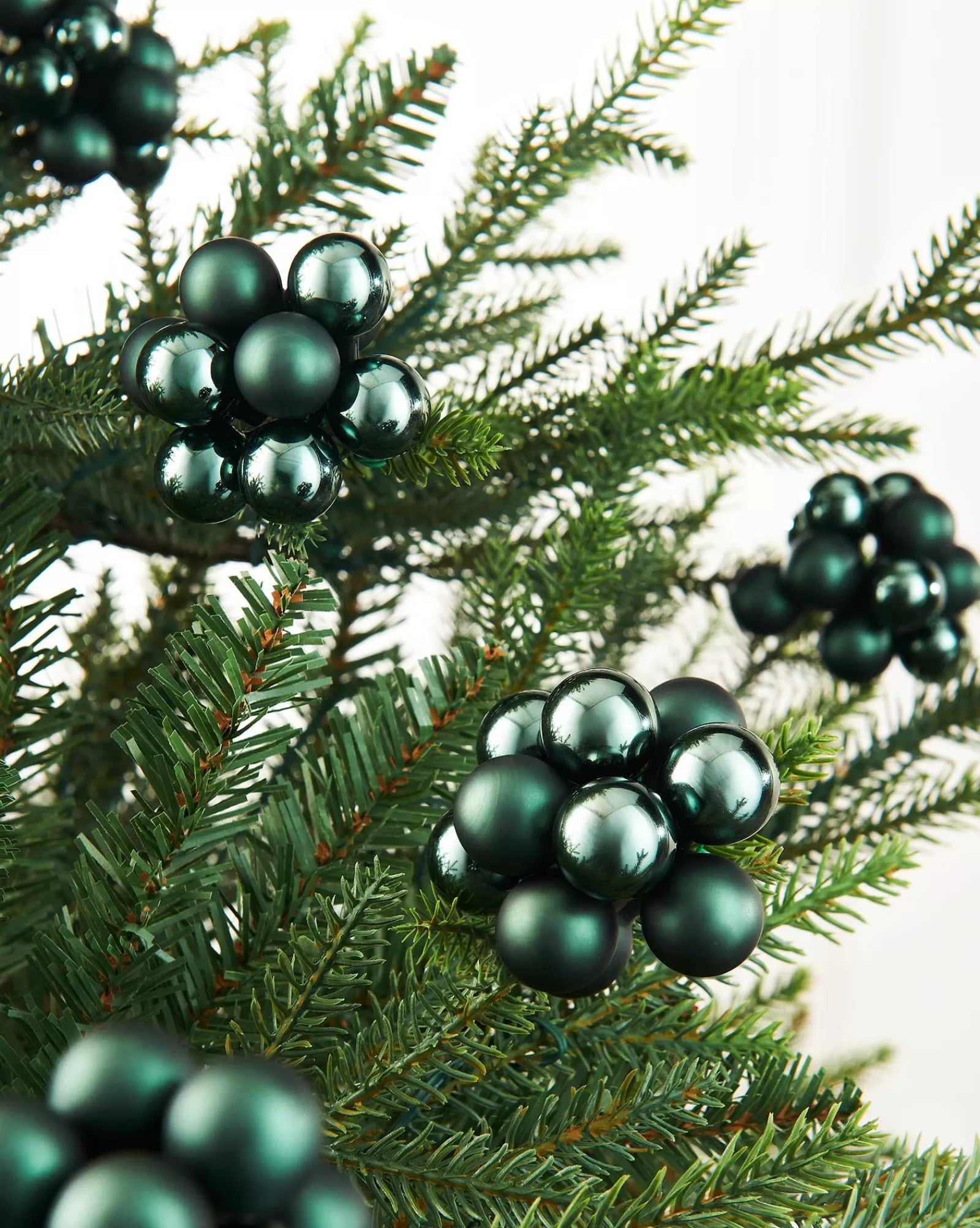 WeRChristmas Glass Baubles^Sage Green Glass Berry Cluster Baubles, 10 Pack