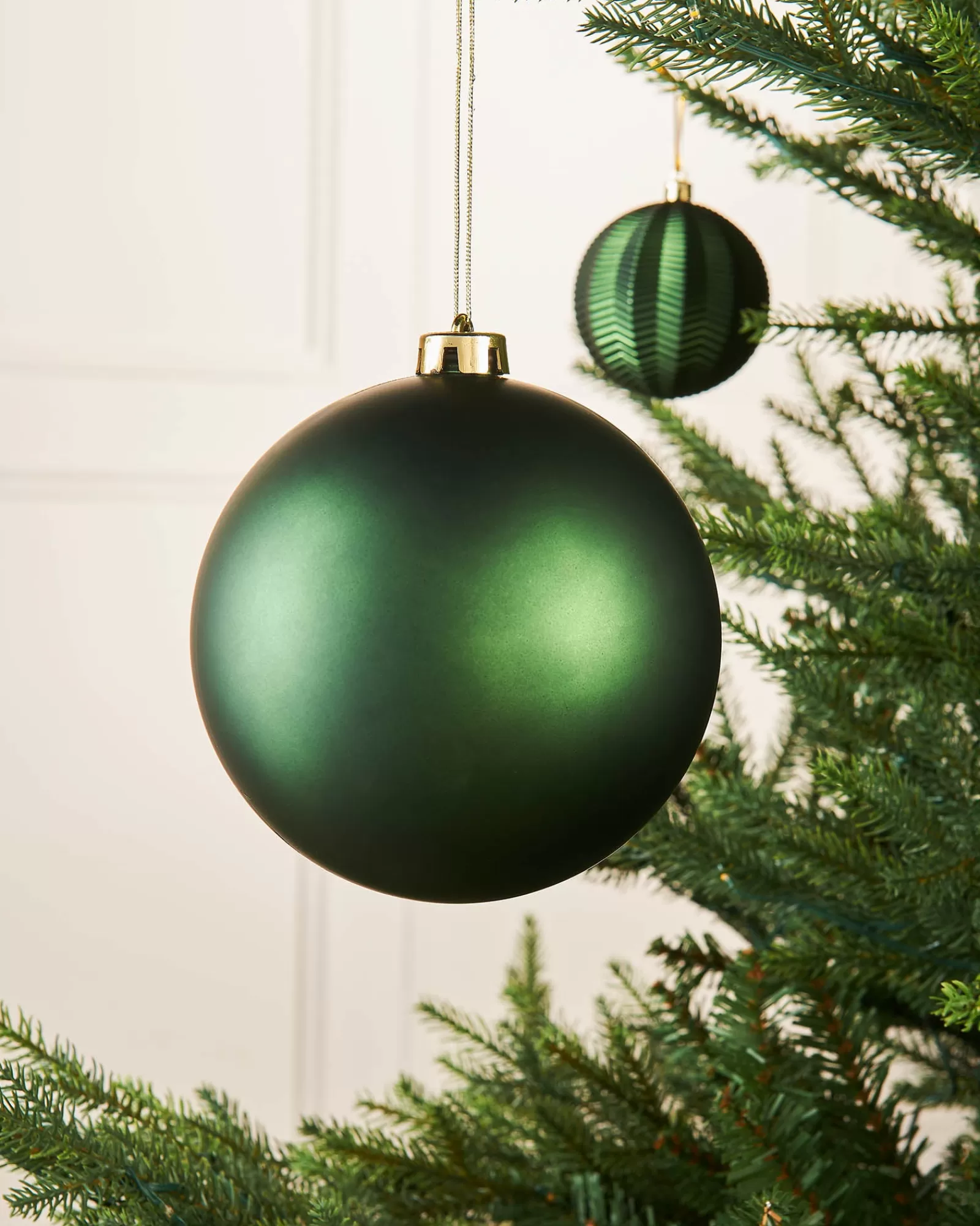 WeRChristmas Oversized Baubles | Shatterproof Baubles^Sage Green Large Matt Shatterproof Bauble, 15 Cm