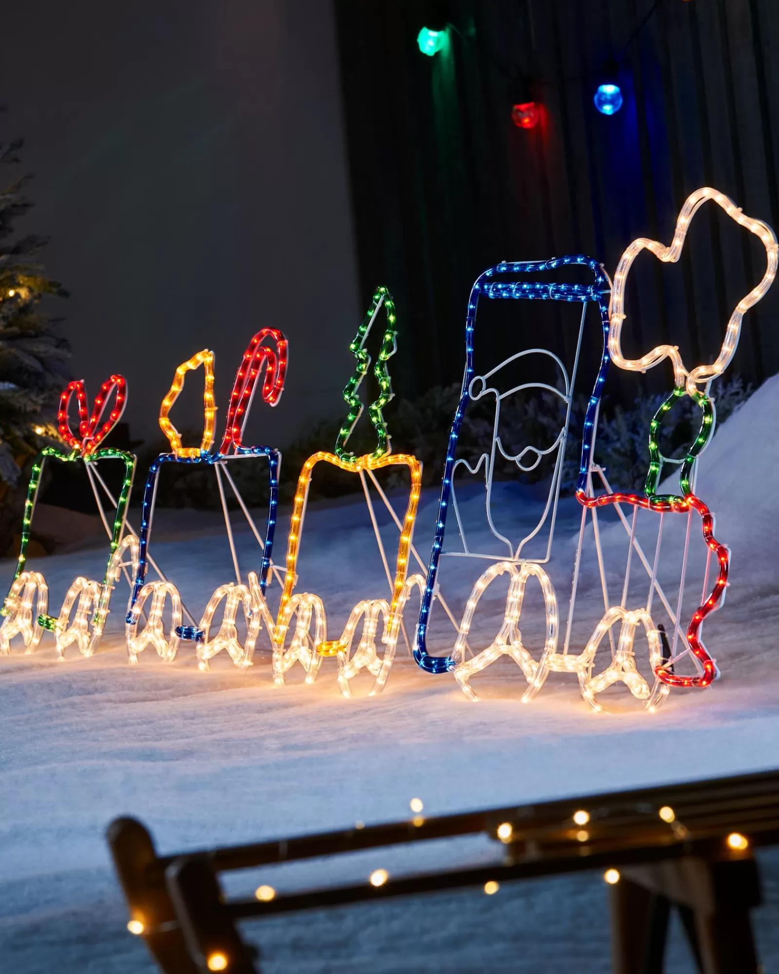 WeRChristmas Christmas Characters^Santa And Train Rope Light Silhouette, 200 Cm