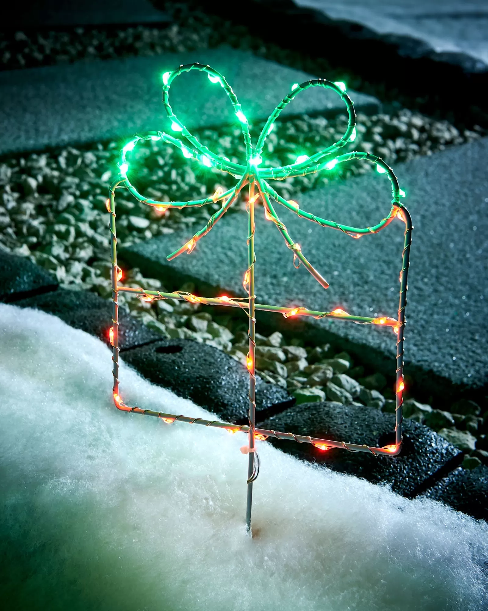 WeRChristmas Pathway Lights^Set Of 3 Giftbox Pathway Stake Lights, 40 Cm