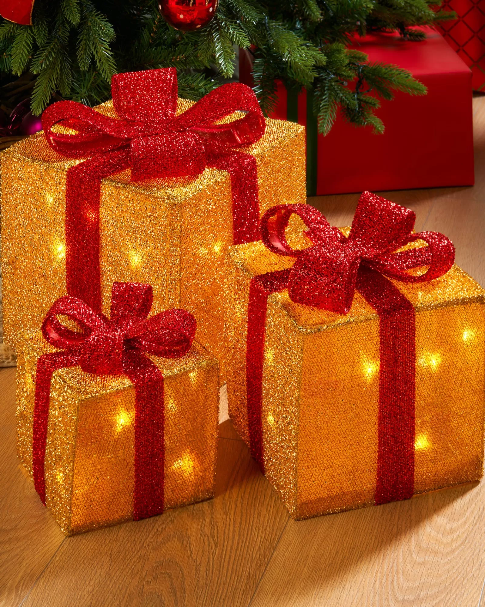 WeRChristmas Table Decorations^Set Of 3 Pre-Lit Gift Box Silhouettes, Gold