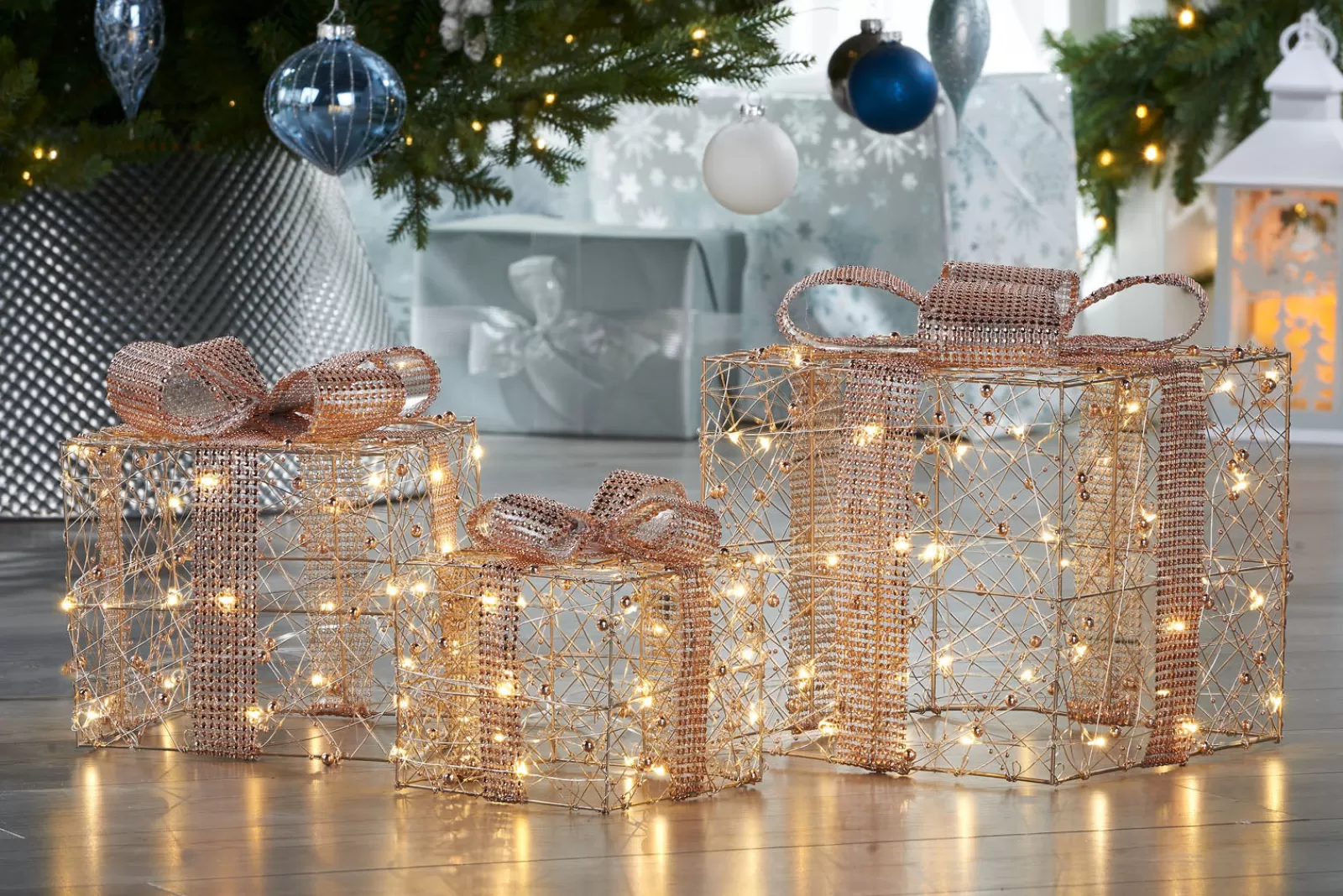 WeRChristmas Table Decorations^Set Of 3 Pre-Lit Gift Boxes, Rose Gold, 40 Cm