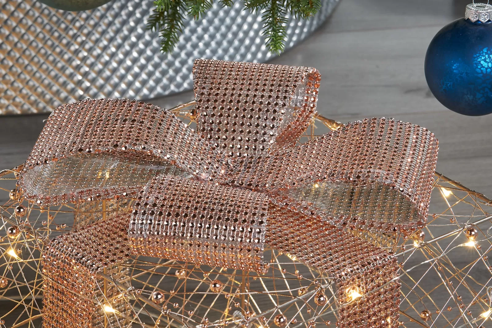 WeRChristmas Table Decorations^Set Of 3 Pre-Lit Gift Boxes, Rose Gold, 40 Cm