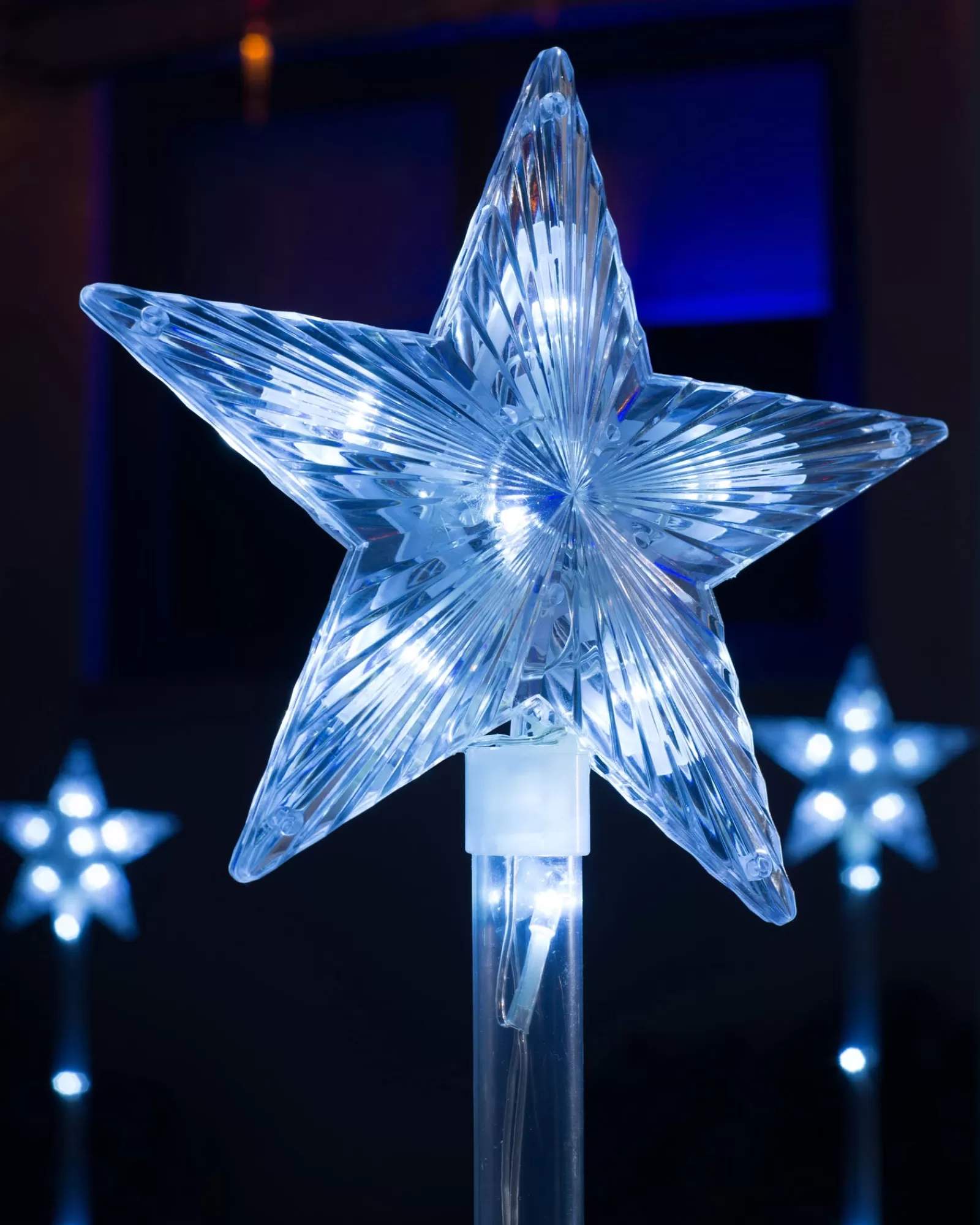WeRChristmas Connectable Lights^Set Of 4 Connectable Star Pathway Stake Lights, Bright White, 77 Cm