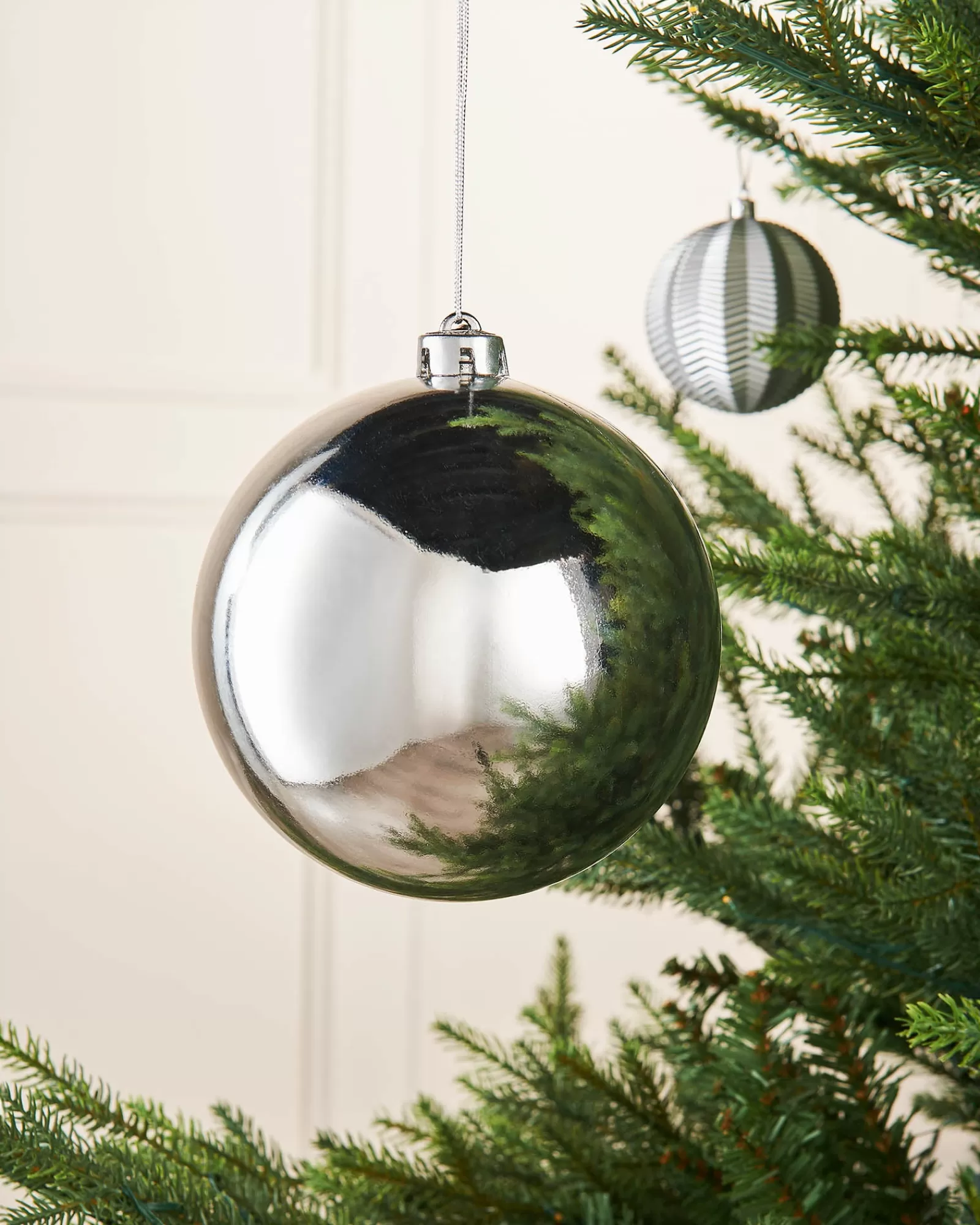 WeRChristmas Oversized Baubles | Shatterproof Baubles^Silver Large Gloss Shatterproof Bauble, 15 Cm