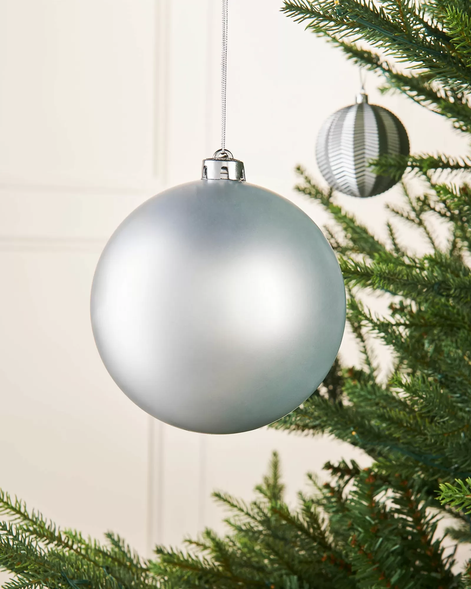 WeRChristmas Oversized Baubles | Shatterproof Baubles^Silver Large Matt Shatterproof Bauble, 15 Cm