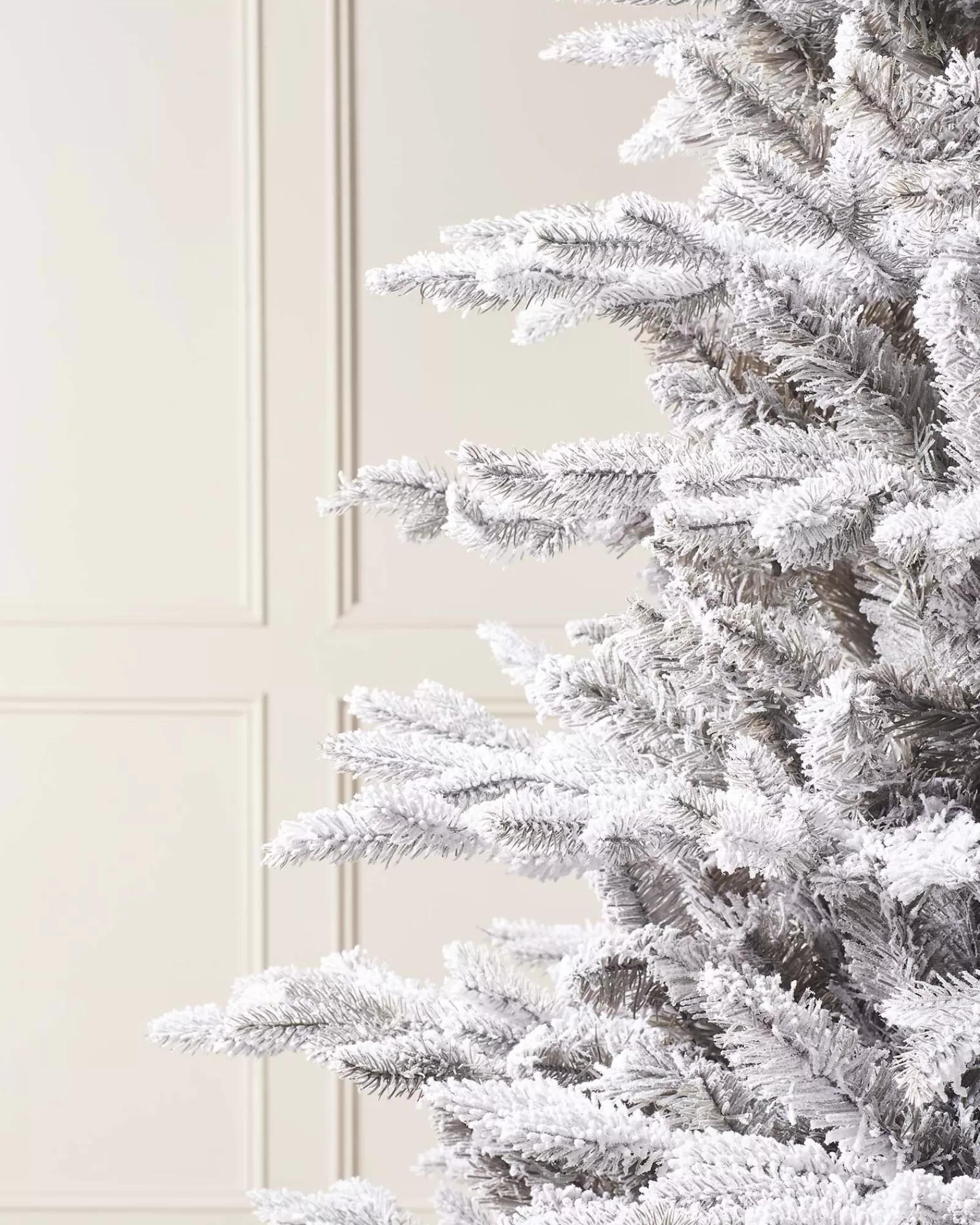 WeRChristmas Premium Christmas Trees | Snow Flocked Christmas Trees^Snow Flocked Grey Fir Christmas Tree, 6 Ft