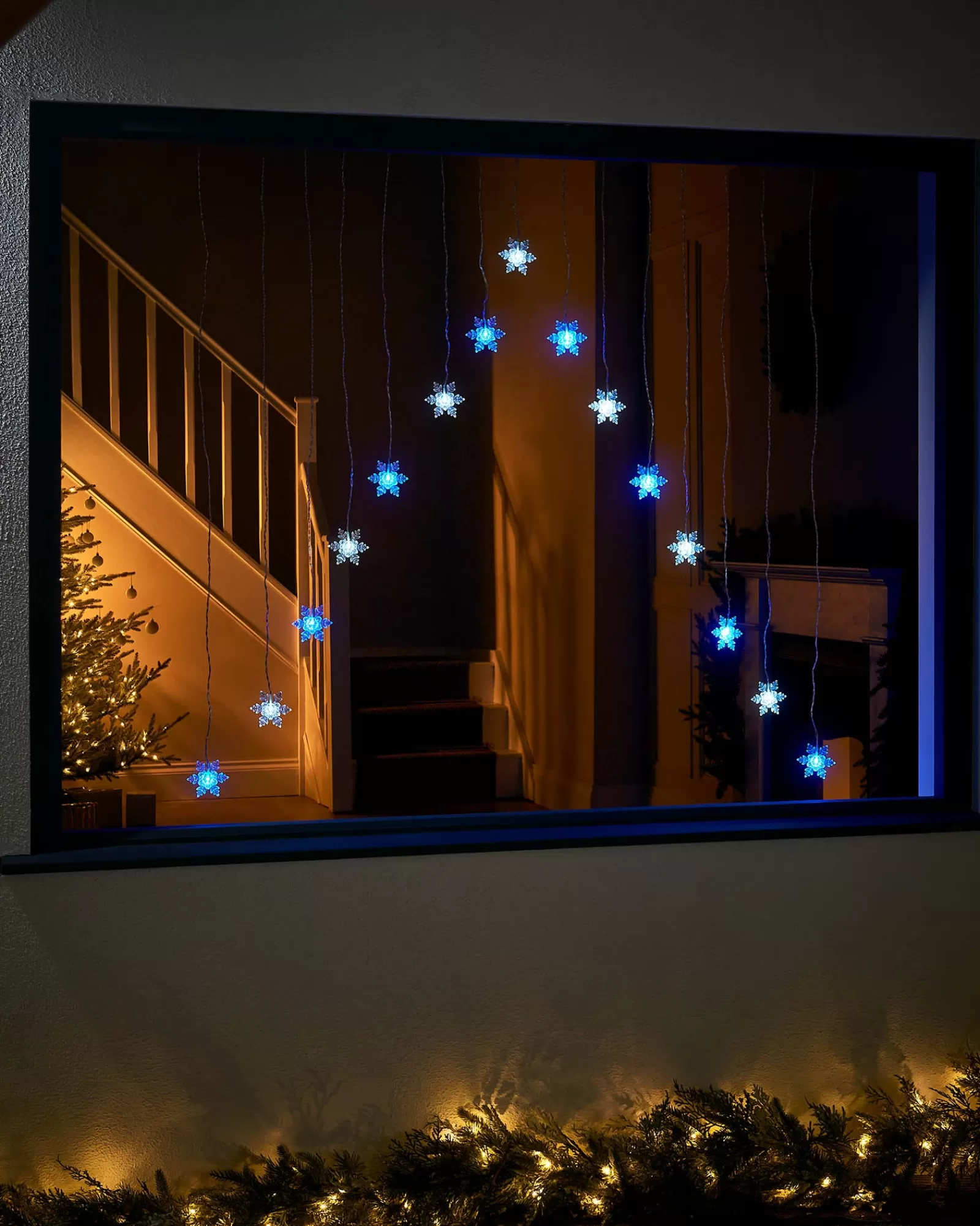 WeRChristmas Window Silhouettes | Curtain & Net Lights^Snowflake Curtain Net Light, Blue/White, 1.2 M