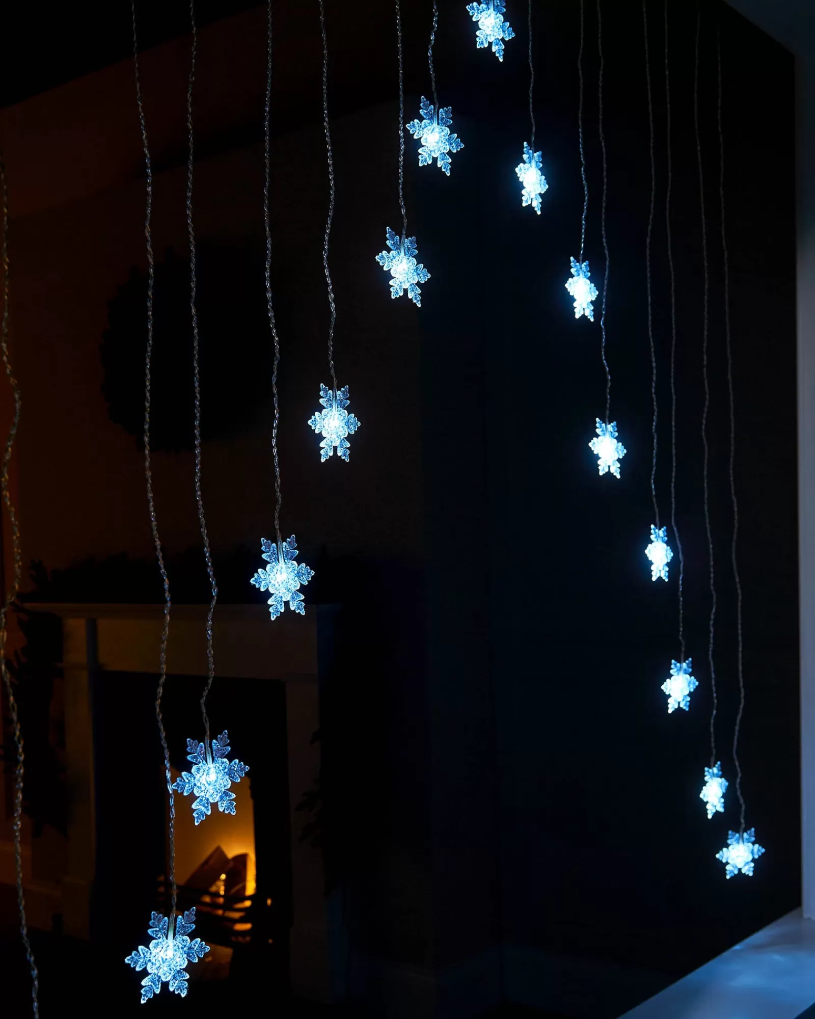 WeRChristmas Window Silhouettes | Curtain & Net Lights^Snowflake Curtain Net Light, White, 1.2 M