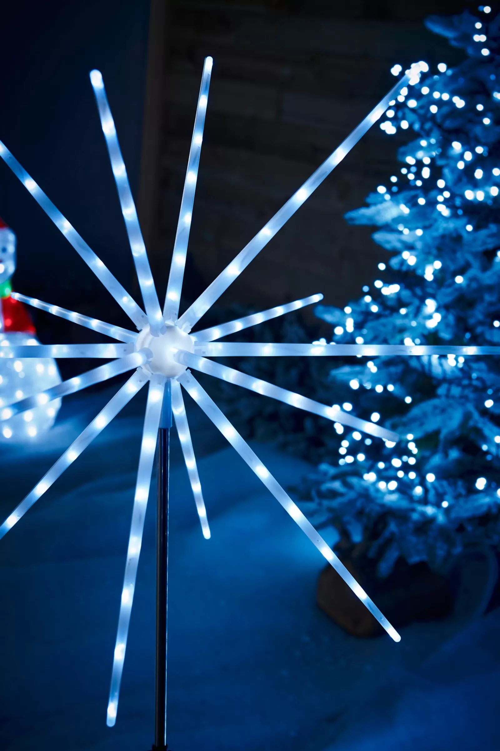 WeRChristmas Festive Star, Snowflake & Sign Lights | Pathway Lights^Starburst Pathway Stake Light, Ice White, 98 Cm