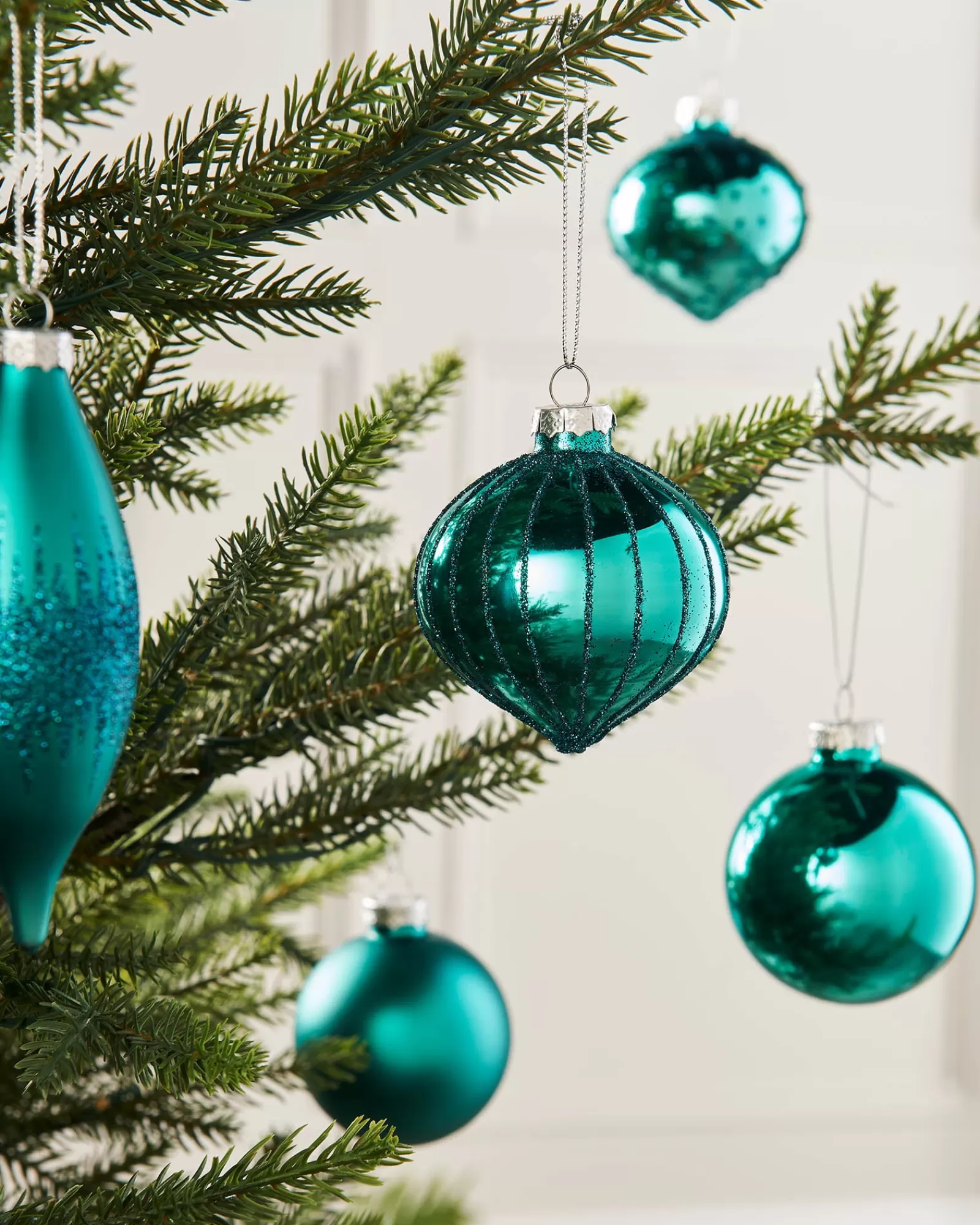 WeRChristmas Glass Baubles^Teal Glass Baubles, 20 Pack