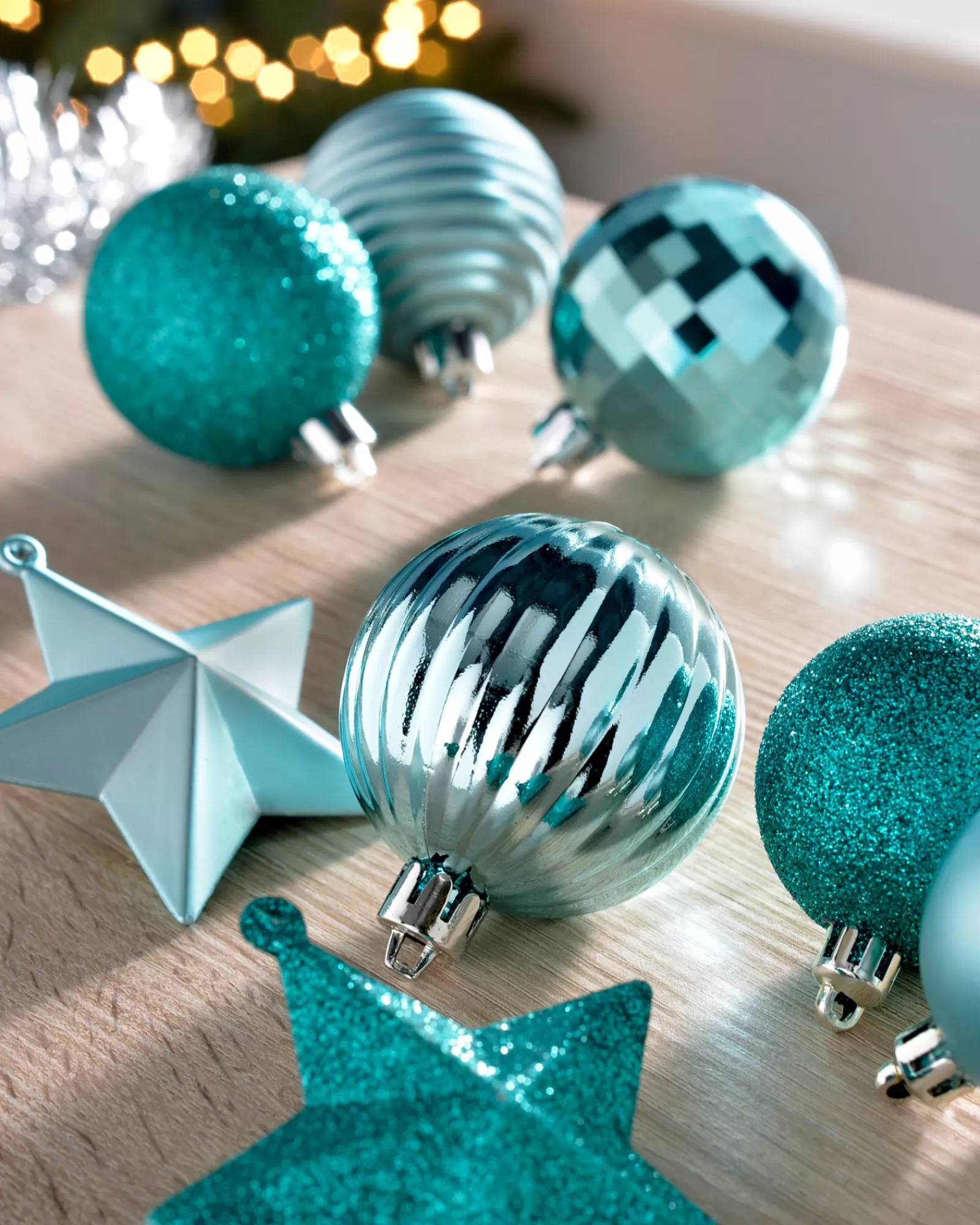 WeRChristmas Shatterproof Baubles^Teal Shatterproof Baubles Set, 42 Pack