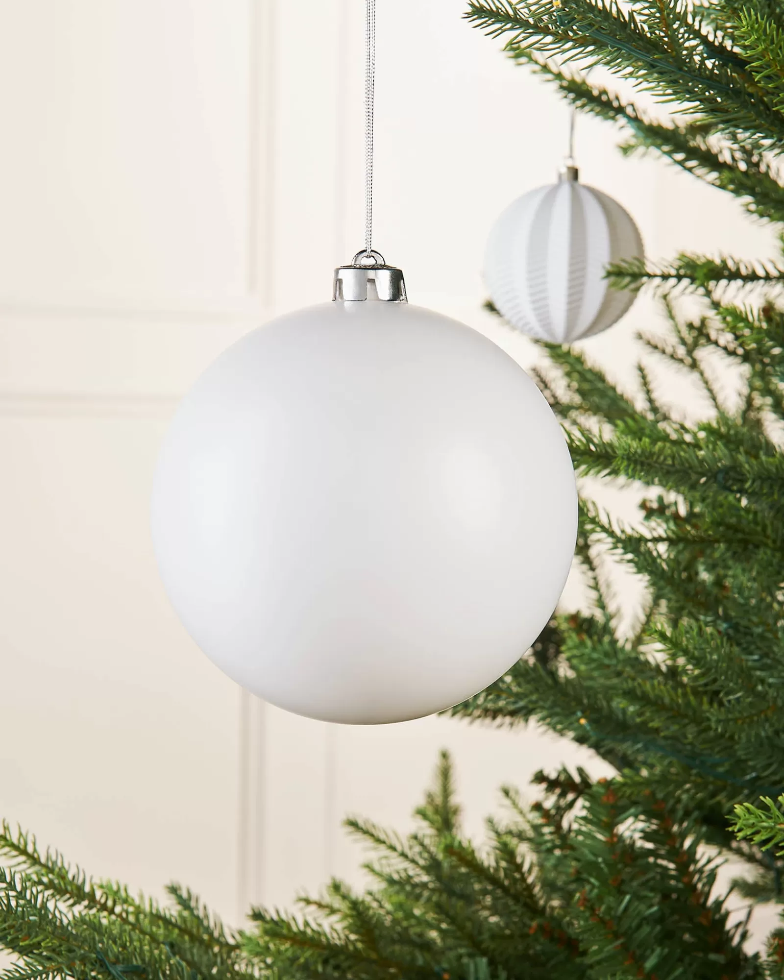 WeRChristmas Oversized Baubles | Shatterproof Baubles^White Large Matt Shatterproof Bauble, 15 Cm