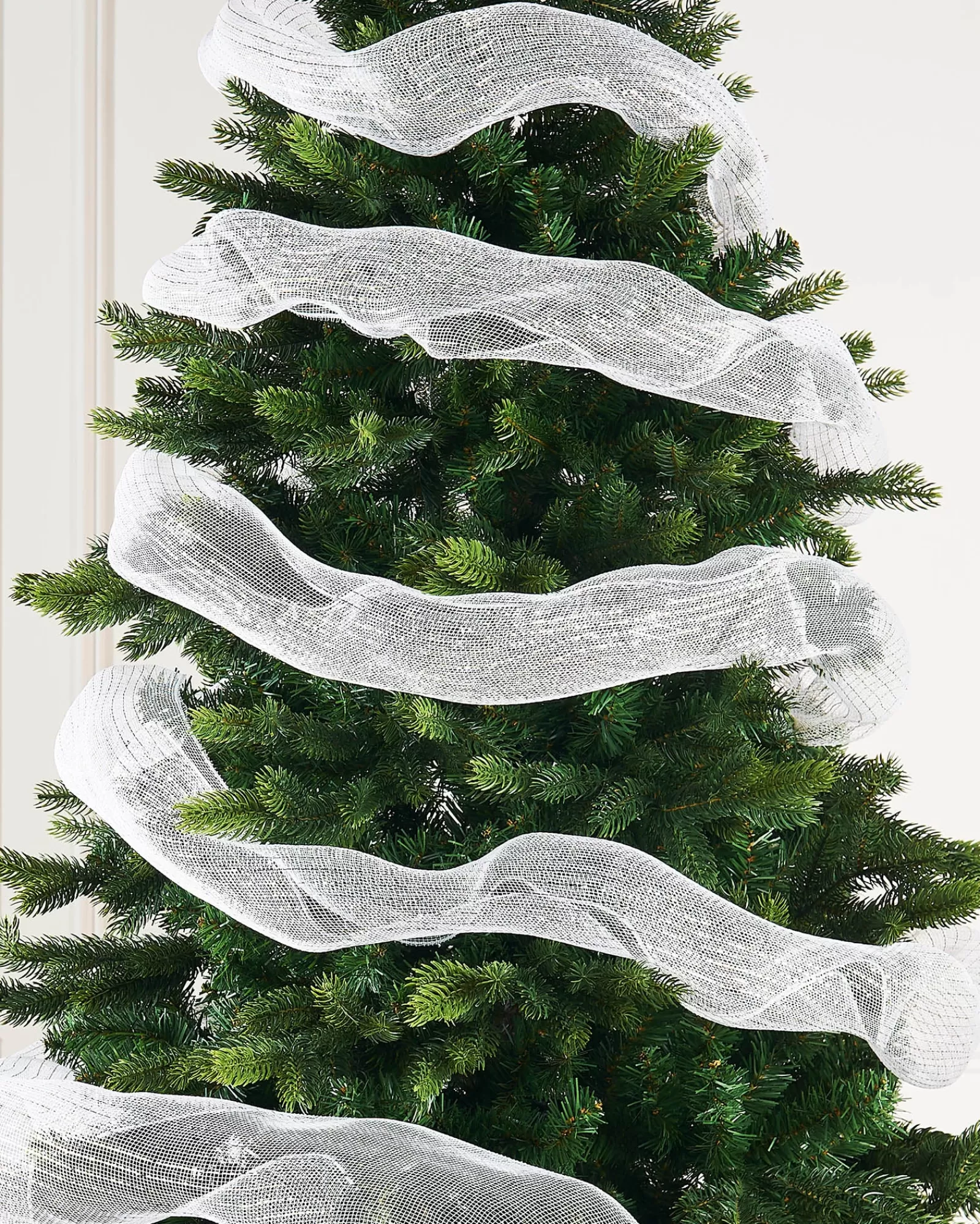 WeRChristmas Deco Mesh^White Mesh With Pale Gold Foil, 9 M