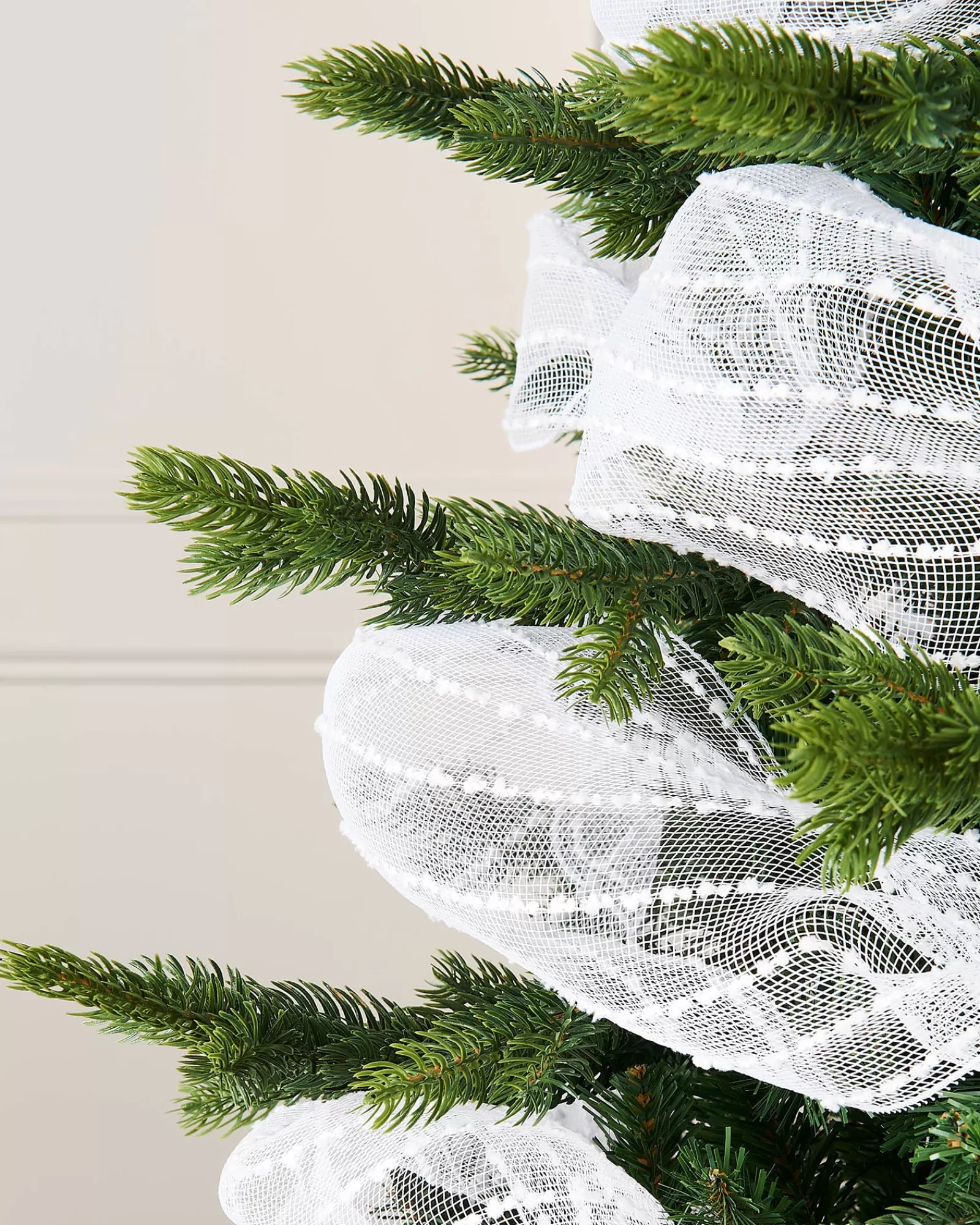 WeRChristmas Deco Mesh^White Mesh With White Dacron Lines, 9 M